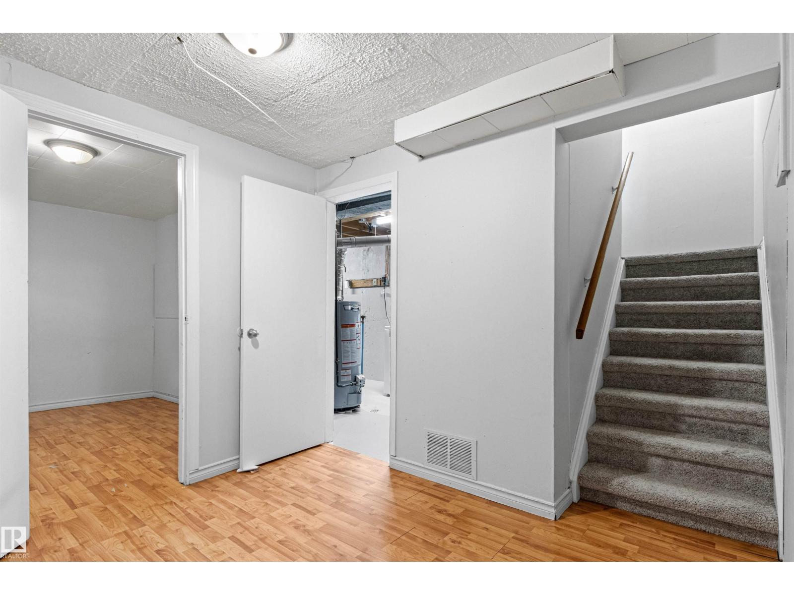 #9 14230 80 ST NW - Image 40