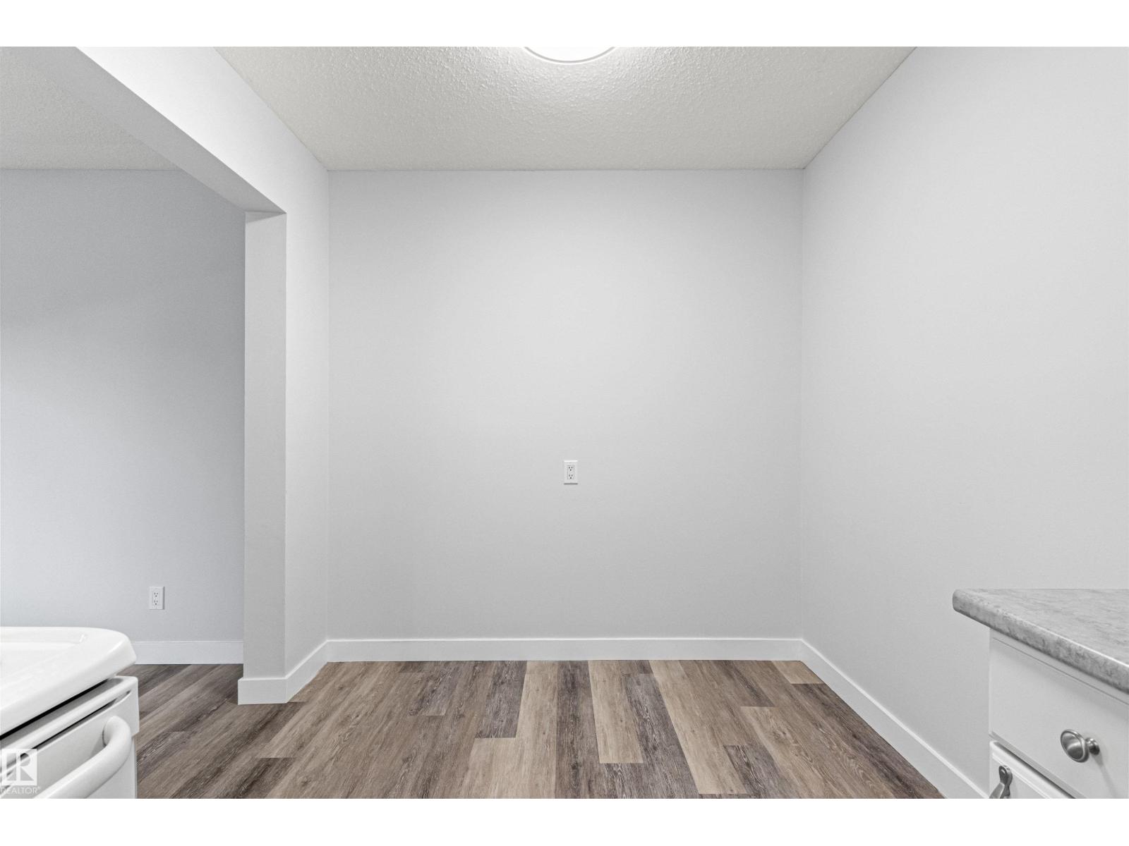#9 14230 80 ST NW - Image 15