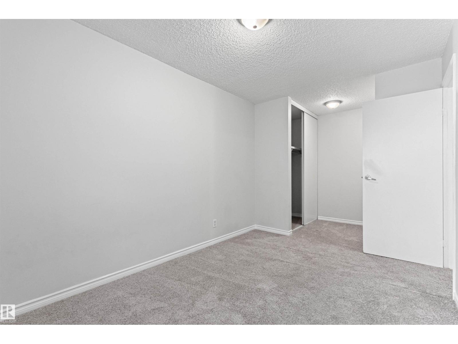 #9 14230 80 ST NW - Image 31