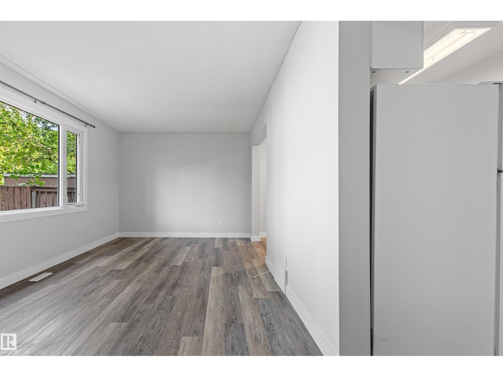 #9 14230 80 ST NW - Image 8