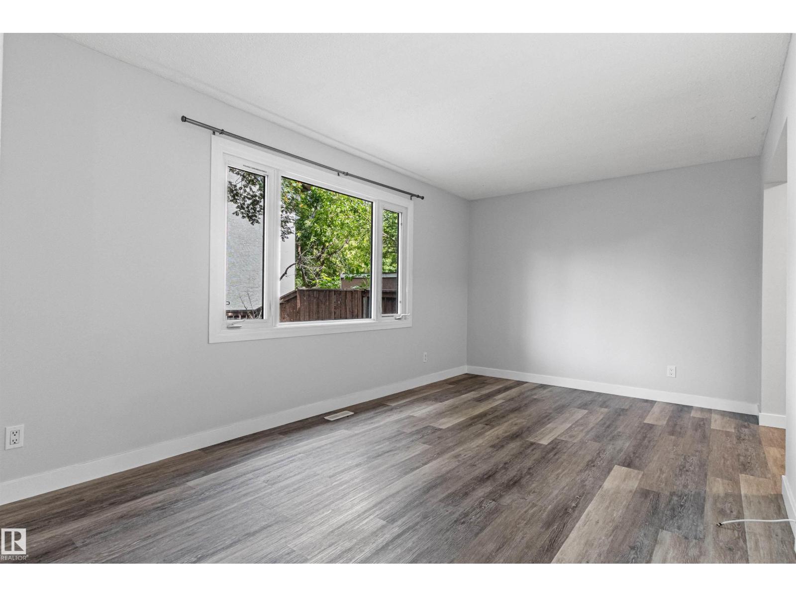 #9 14230 80 ST NW - 9