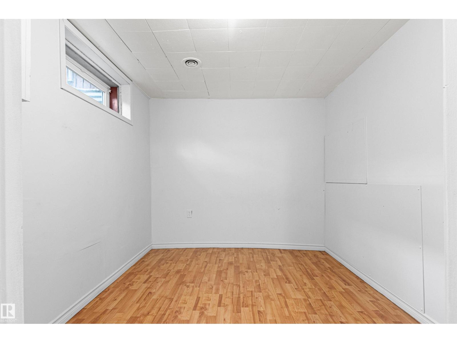 #9 14230 80 ST NW - Image 44
