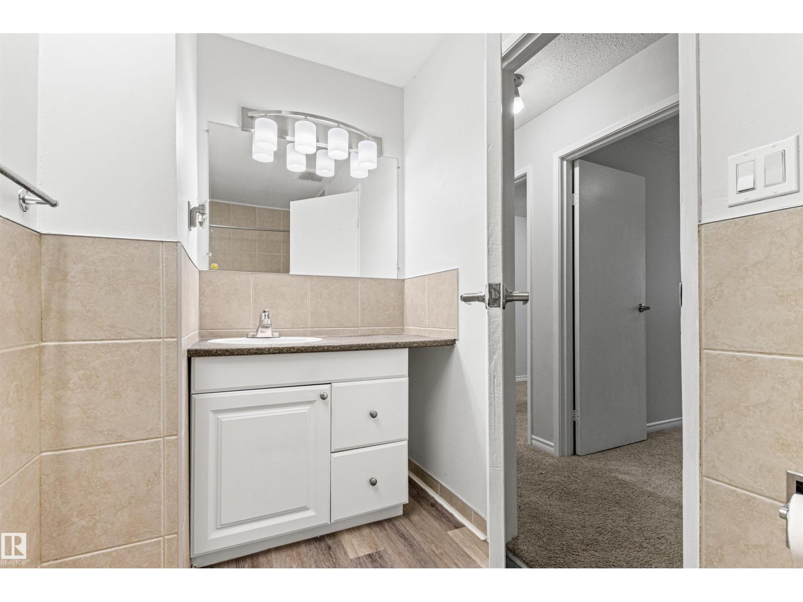 #9 14230 80 ST NW - Image 37