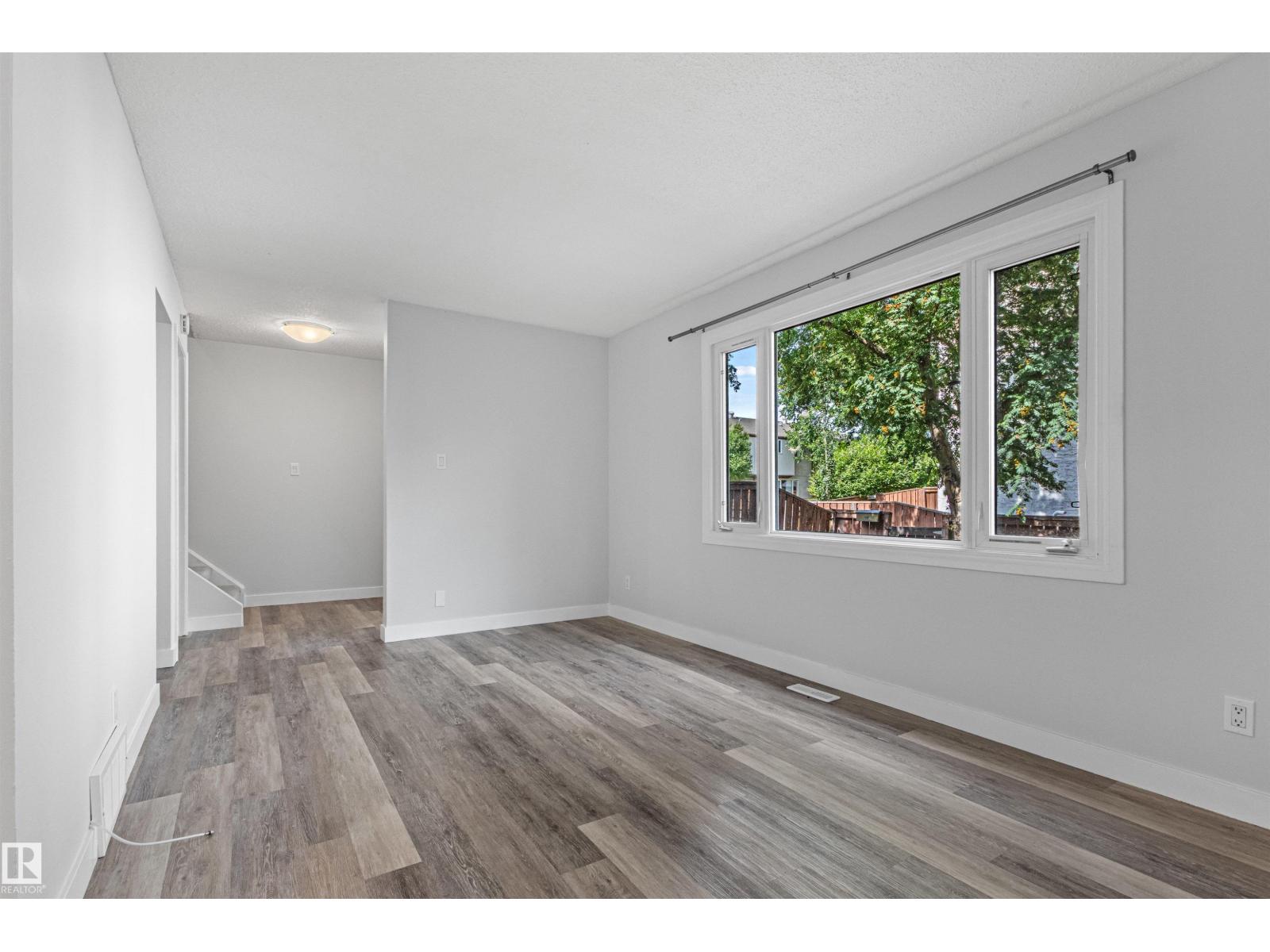 #9 14230 80 ST NW - 11