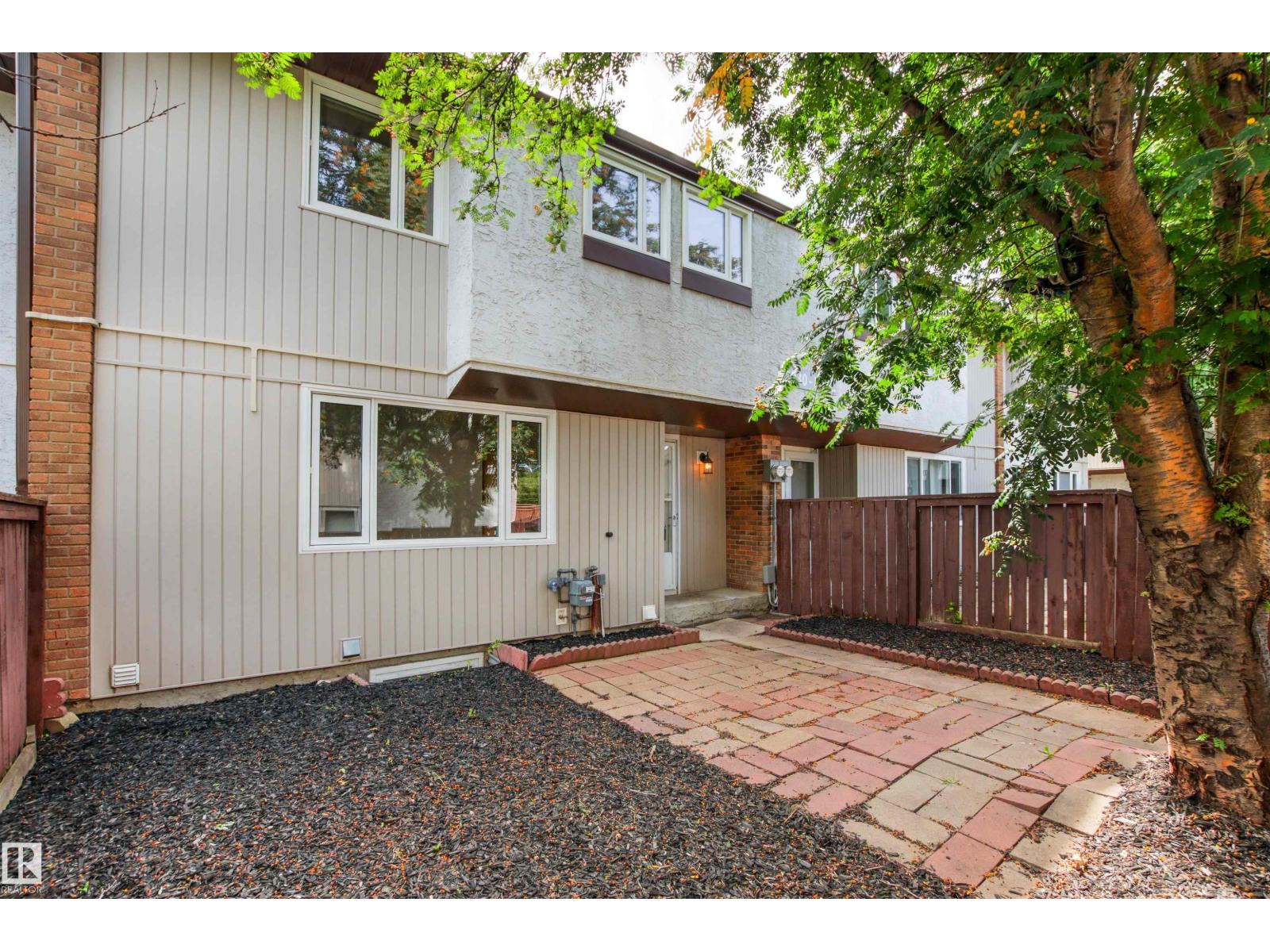 #9 14230 80 ST NW - 57