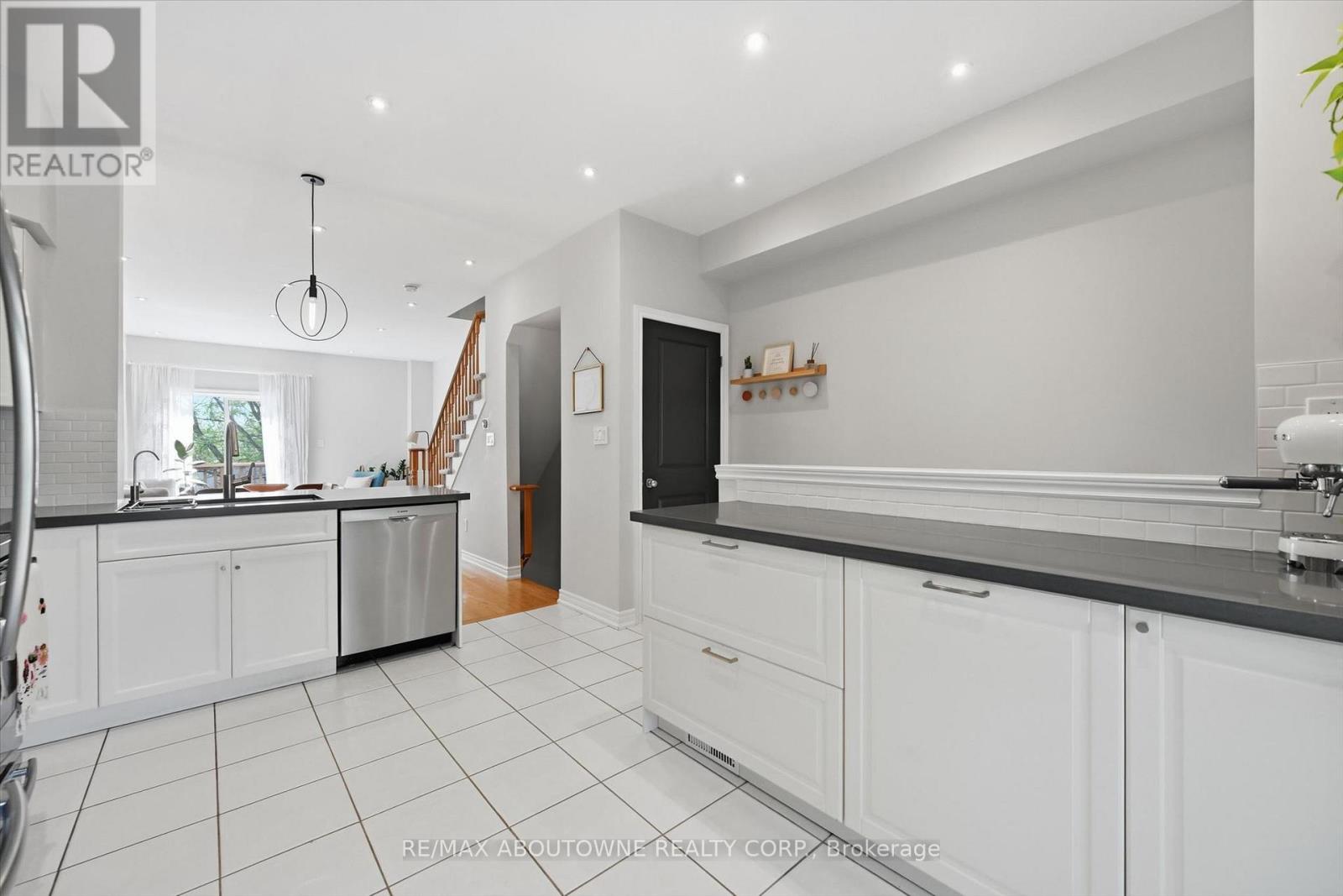 678 ROWLEY COMMON - 11