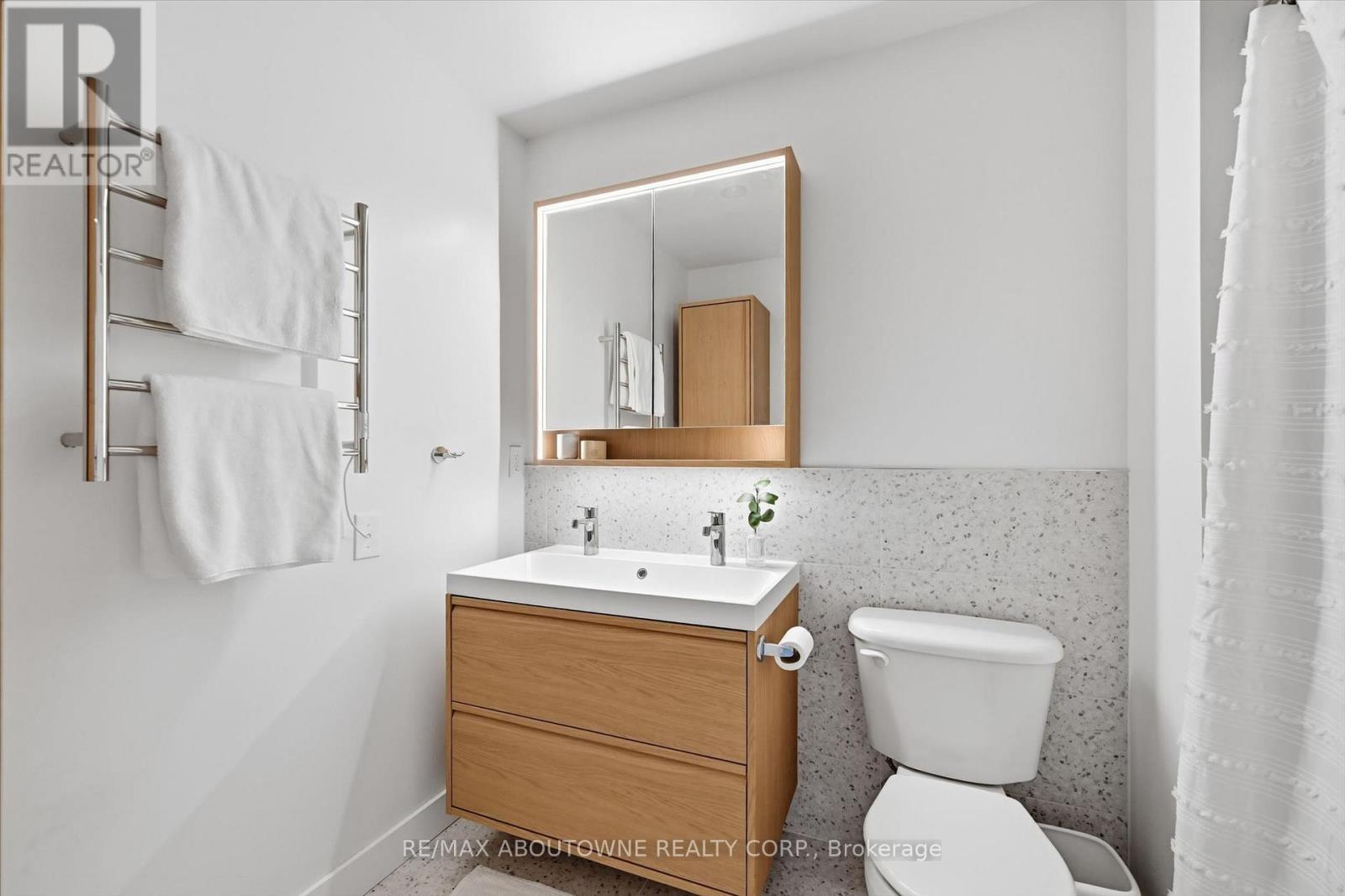 678 ROWLEY COMMON - 21
