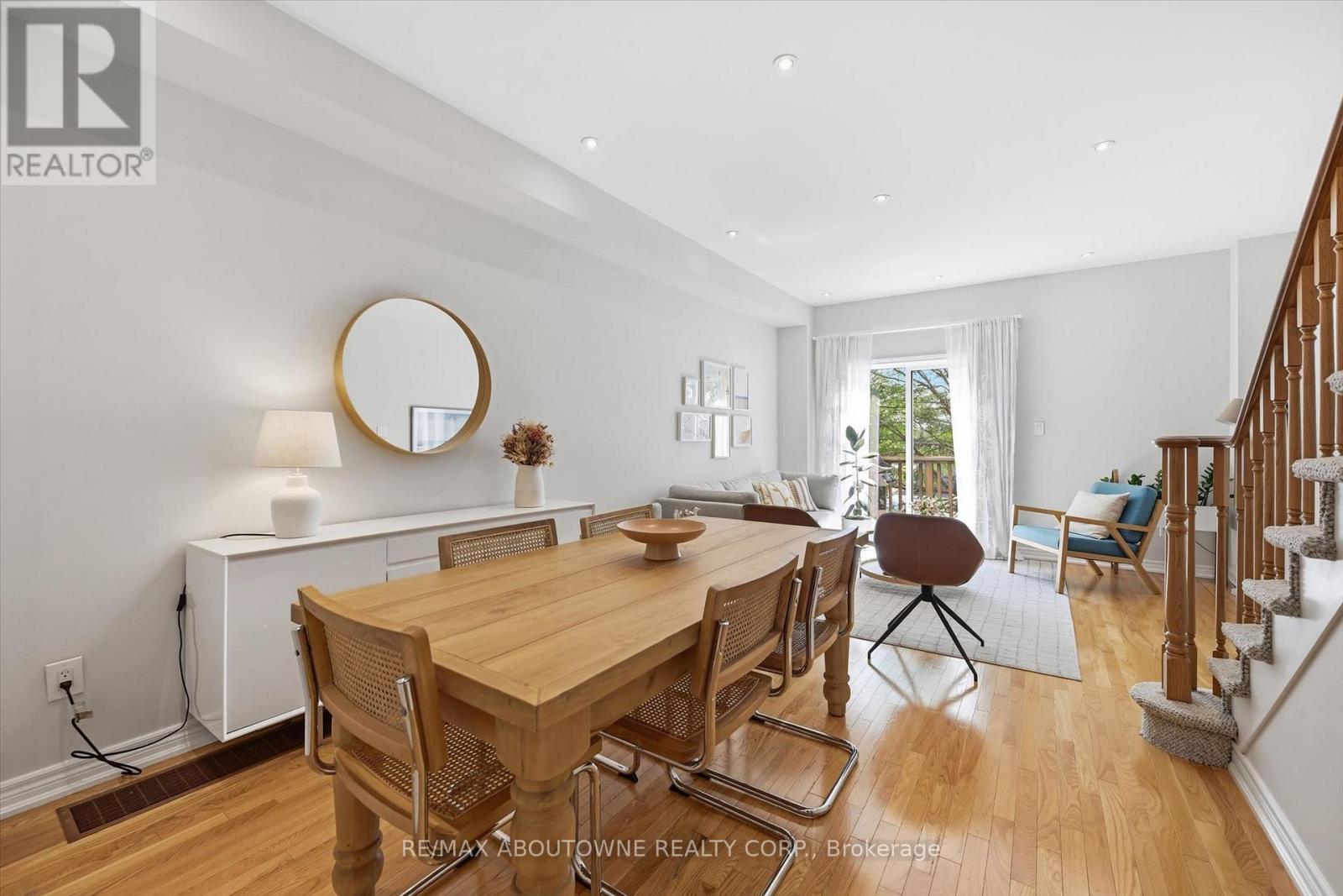 678 ROWLEY COMMON - 4
