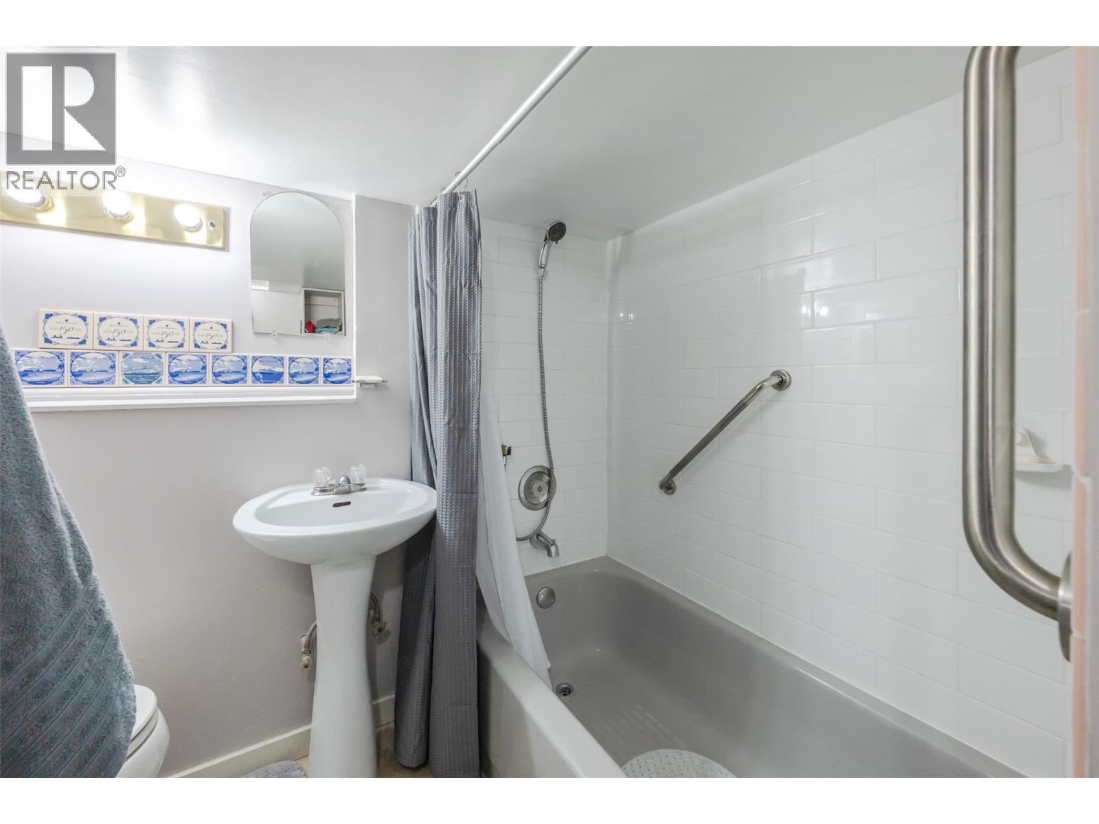 6802 89TH Street - 40