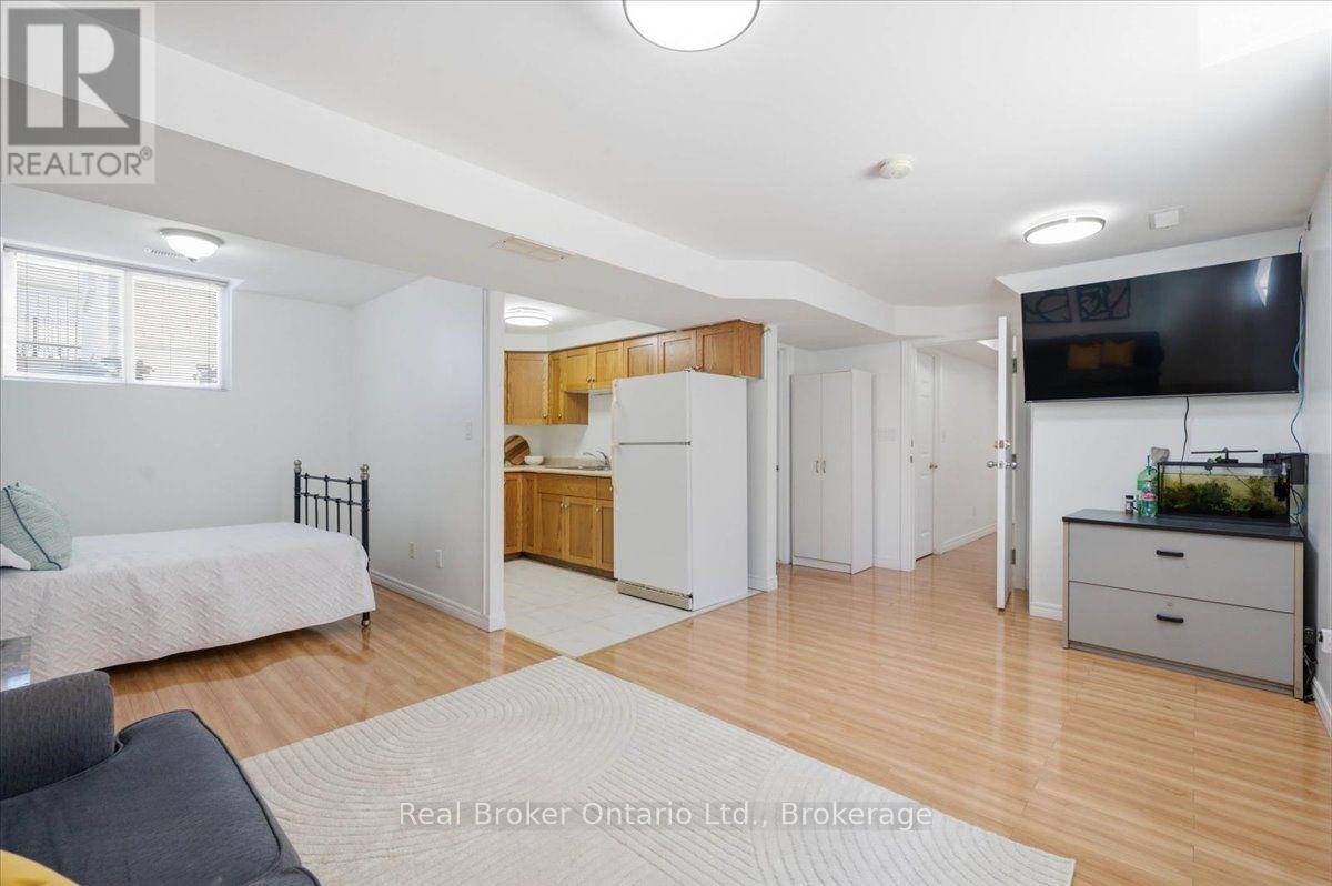 12 CASTLEBURY DRIVE - Image 29