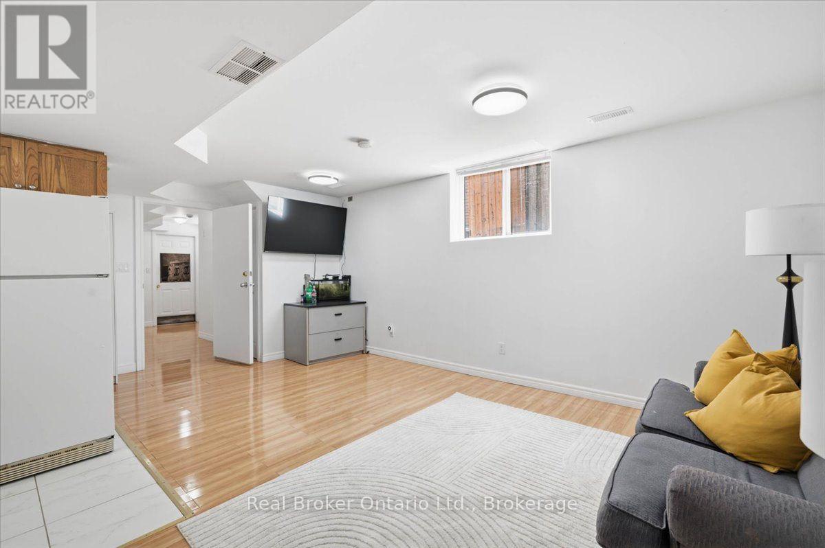 12 CASTLEBURY DRIVE - Image 33