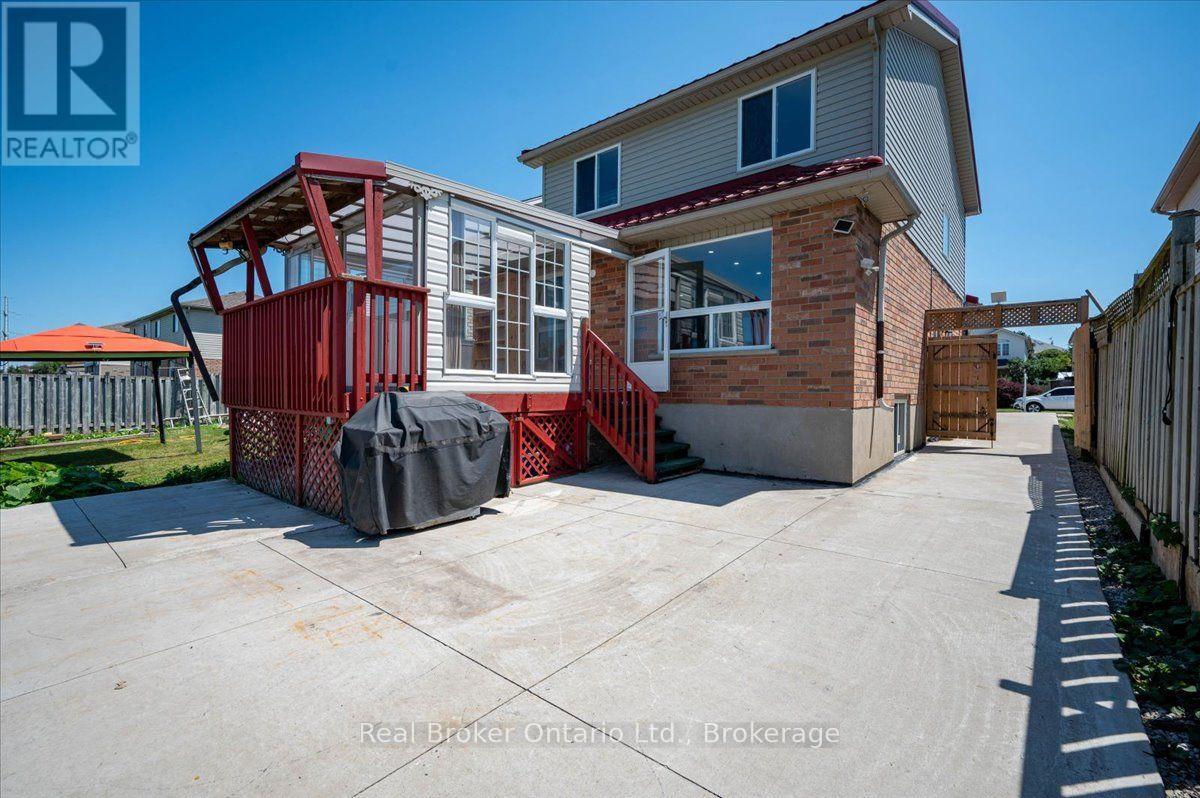 12 CASTLEBURY DRIVE - Image 36
