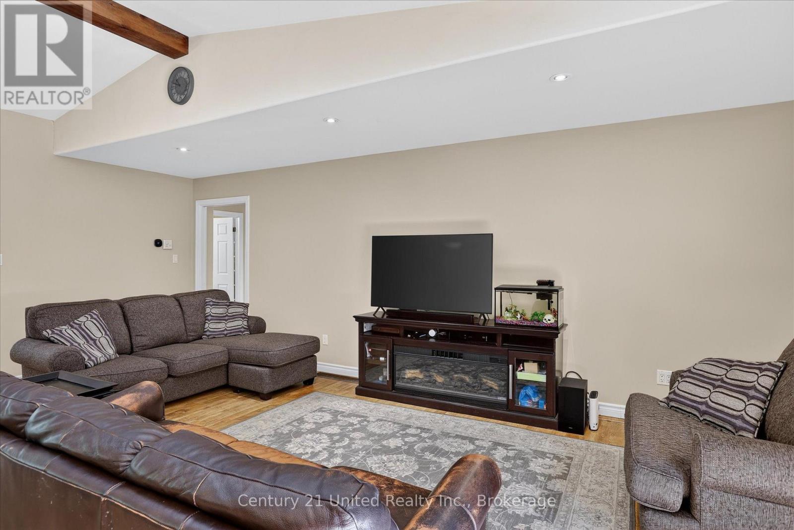 923 ROCK ROAD - 10
