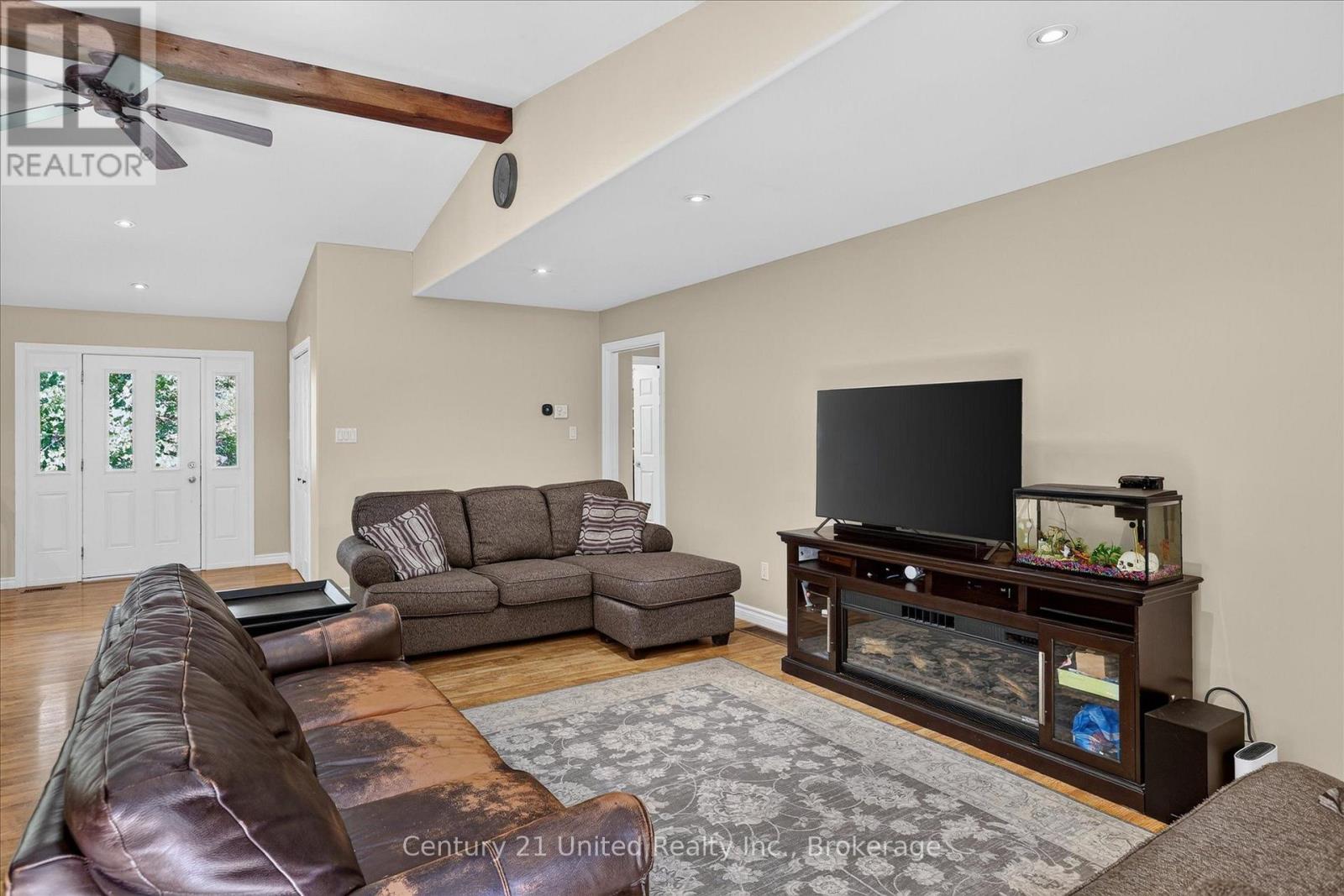 923 ROCK ROAD - 11