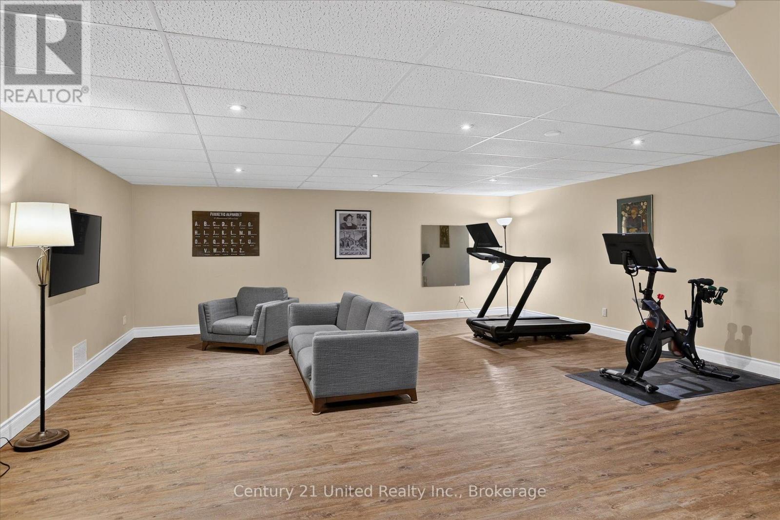 923 ROCK ROAD - Image 24
