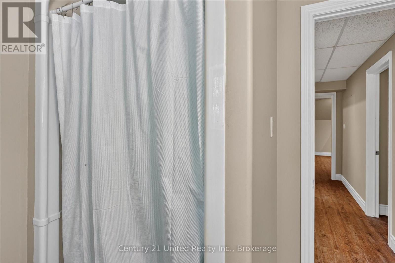 923 ROCK ROAD - Image 32
