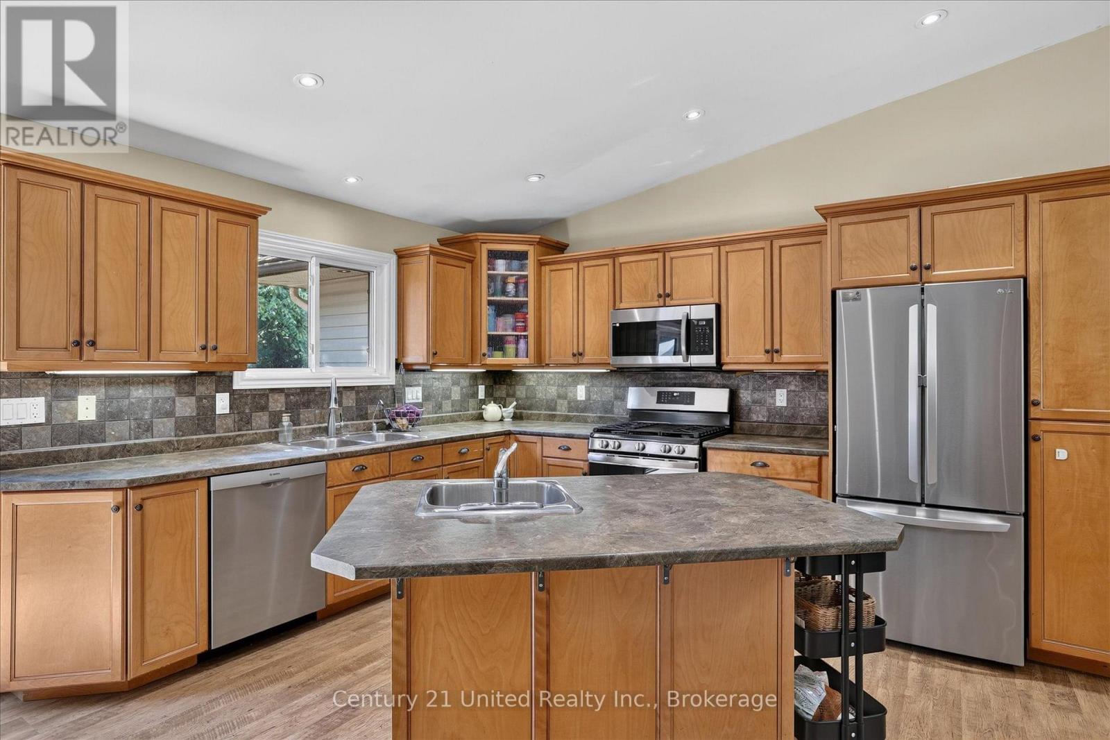 923 ROCK ROAD - Image 4