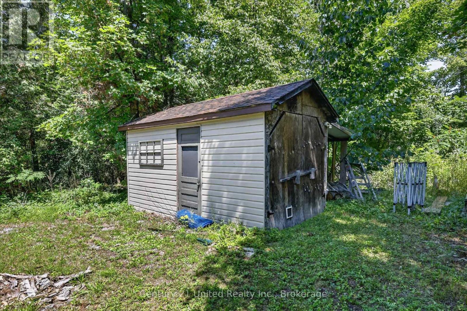 923 ROCK ROAD - 43