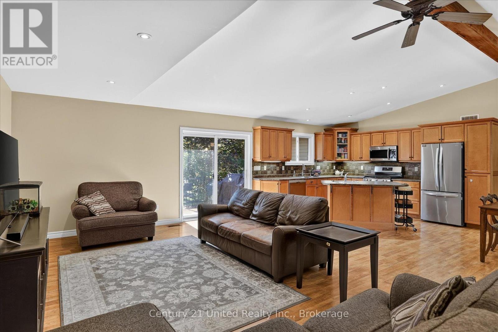 923 ROCK ROAD - 8