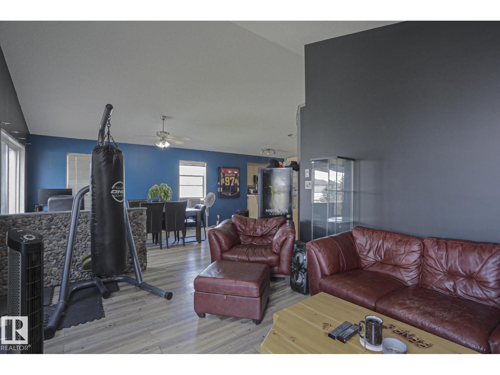 4506 154 Avenue NW - Photo 15