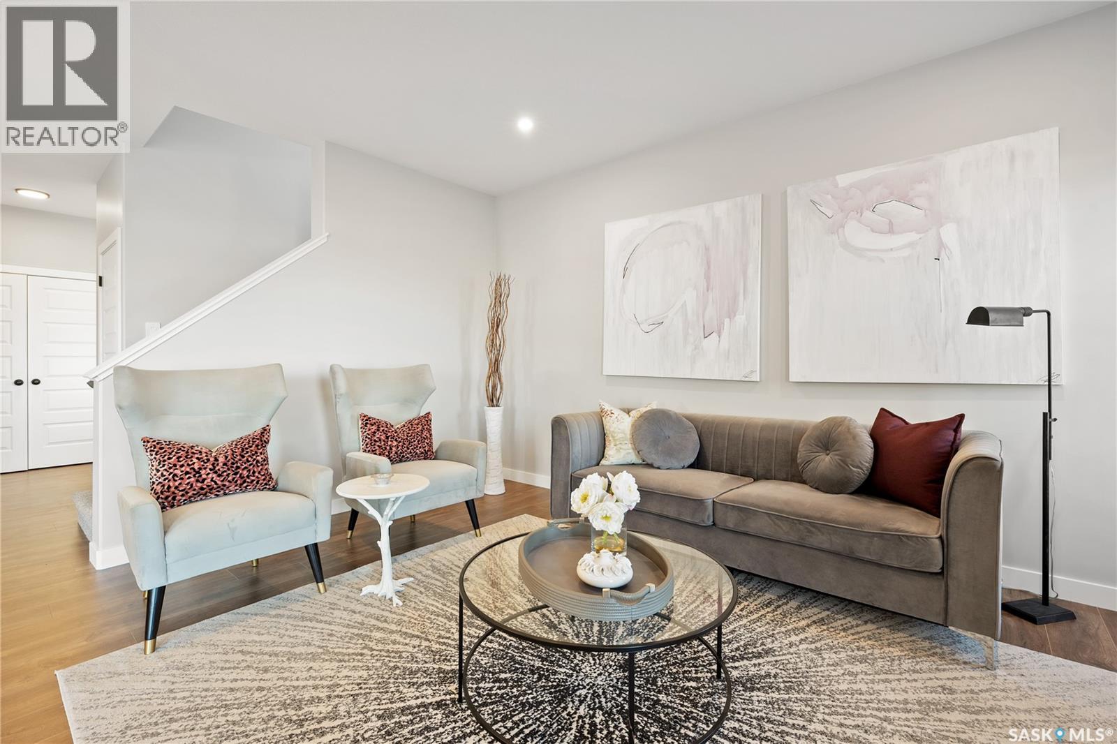 10 Vancouver CRESCENT, Pilot Butte — photo 3