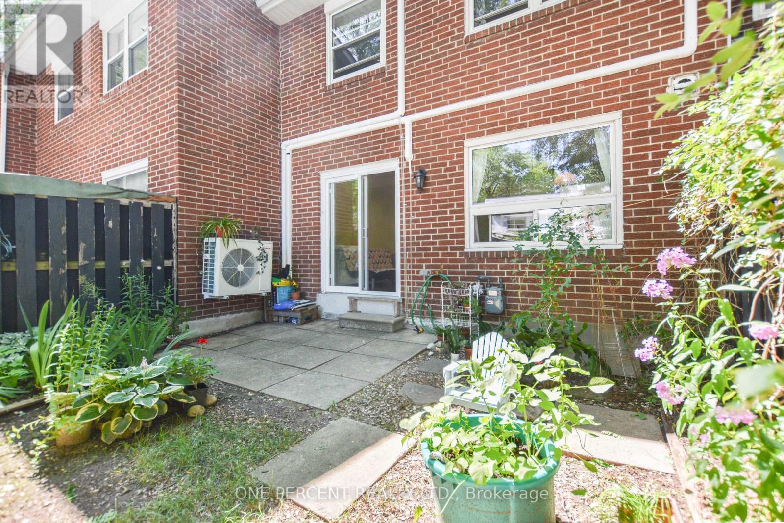 #20 2550 BIRCHMOUNT ROAD - 24