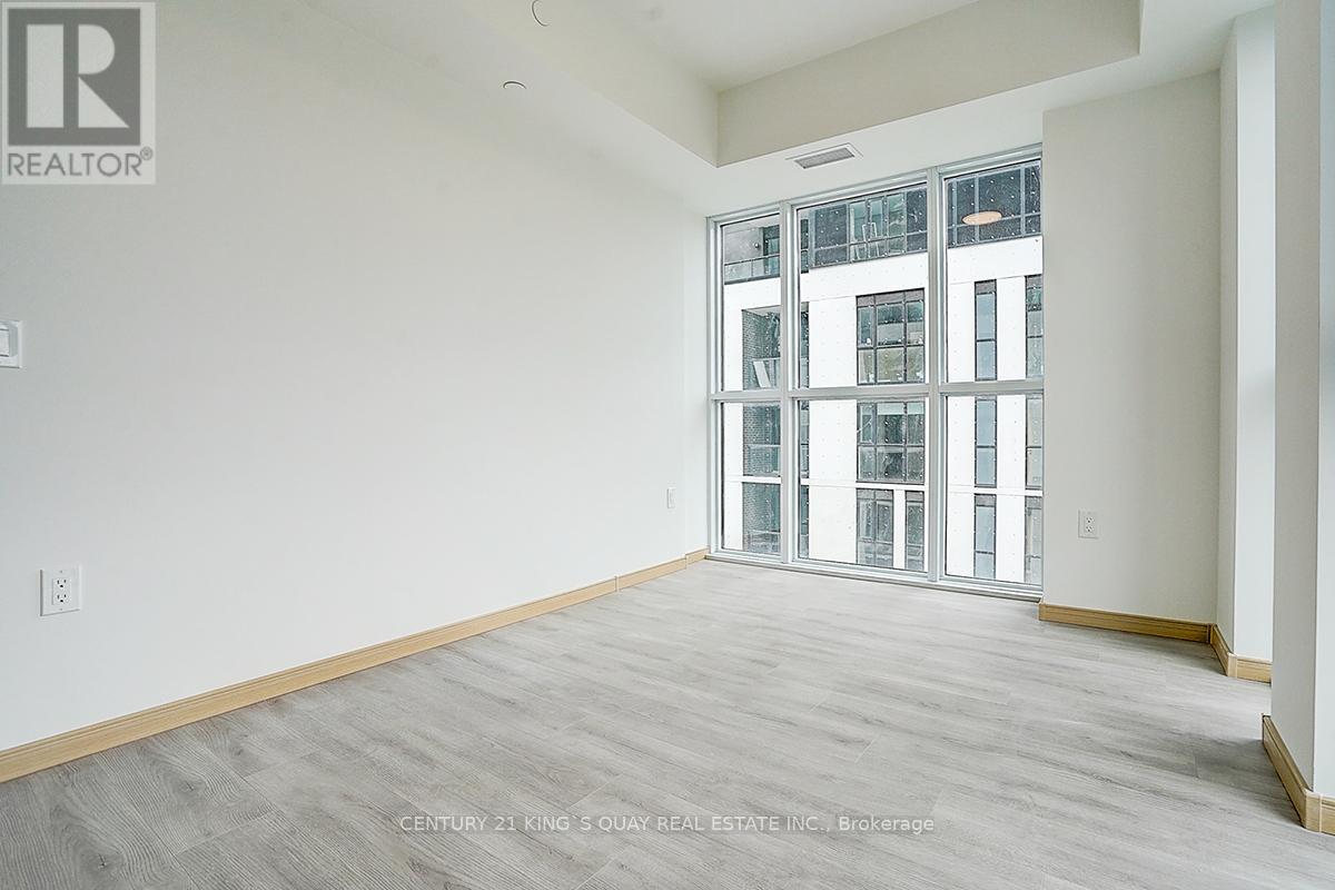 #615 3421 SHEPPARD AVENUE E - 33