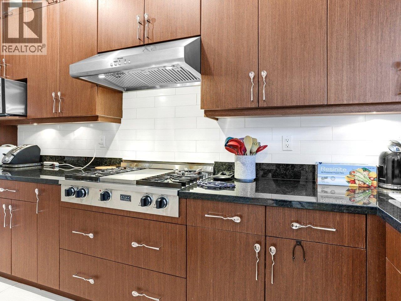 8260 GILBERT ROAD, Richmond