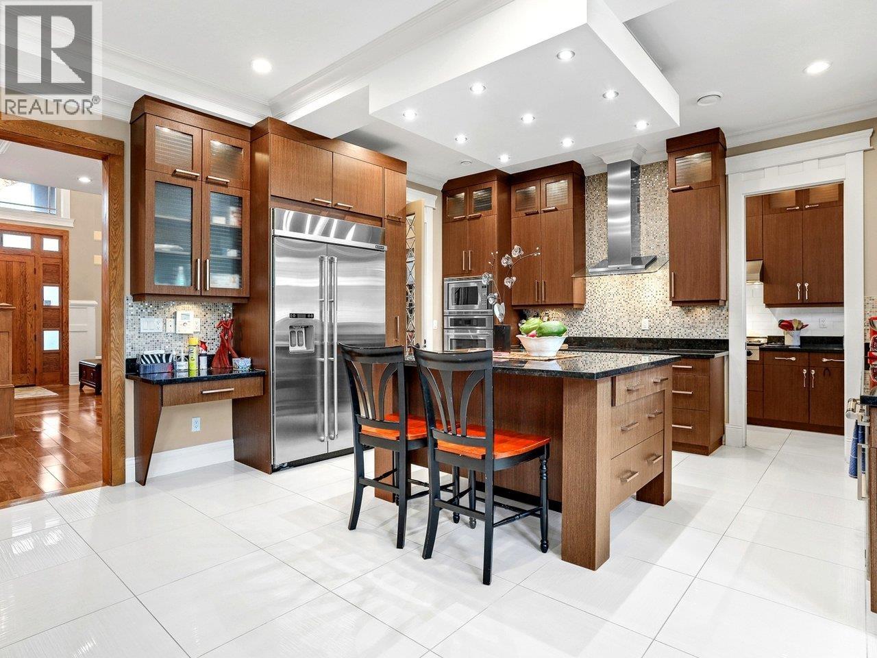8260 GILBERT ROAD, Richmond