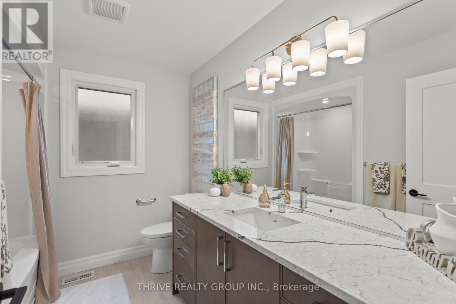 #5 1061 EAGLETRACE DRIVE - 34