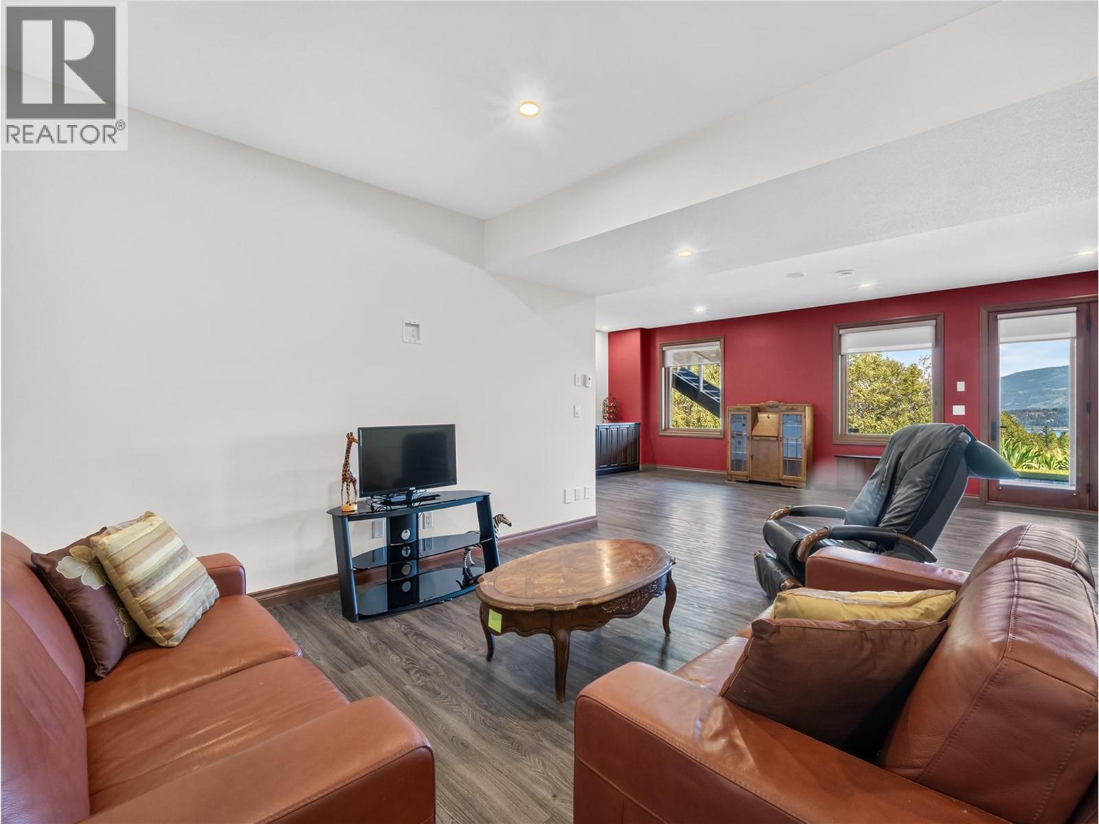  4780 56 Street Northwest, Salmon Arm
