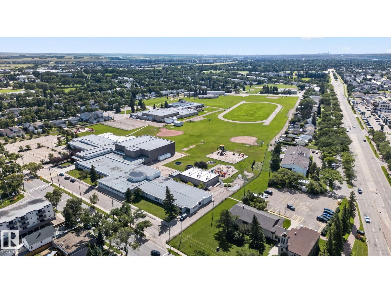 9921 109 ST - Image 39