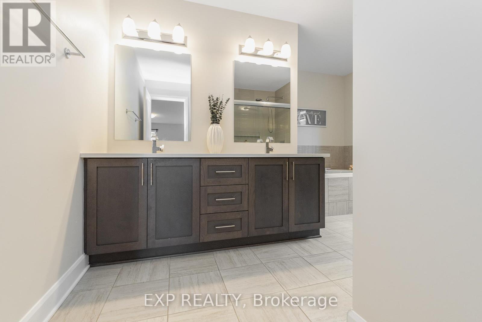 616 MOONFLOWER CRESCENT - 29