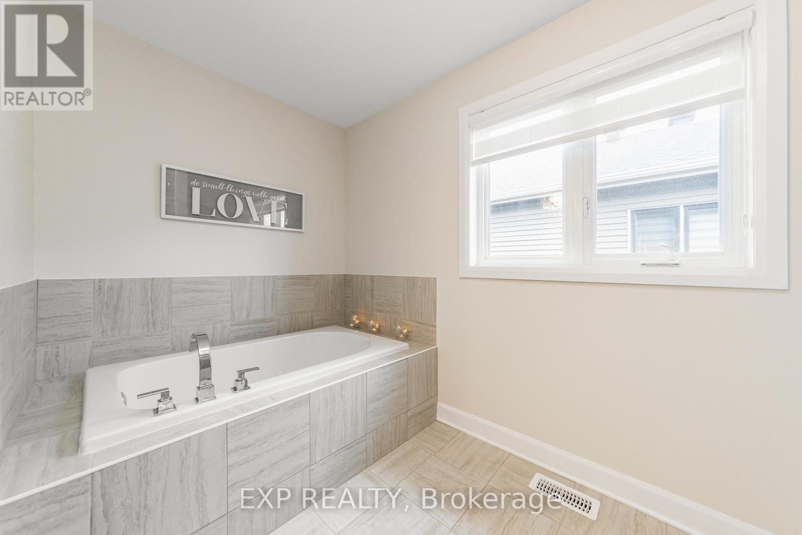 3 Bed, 4 Bath House for Sale in Ottawa – 616 MOONFLOWER CRESCENT, Ottawa – MLS# X13646402 - Image 31