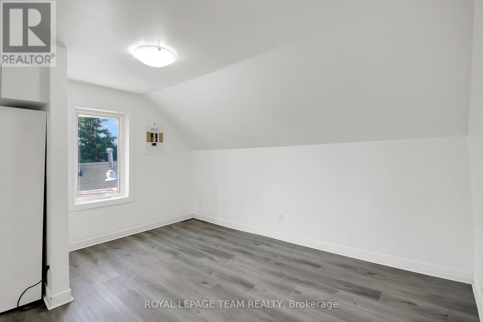 2 Bed, 1 Bath Multi-Family for Rent in Ottawa – 5 – 4 ECCLES STREET, Ottawa – MLS# X13646446 - Image 15