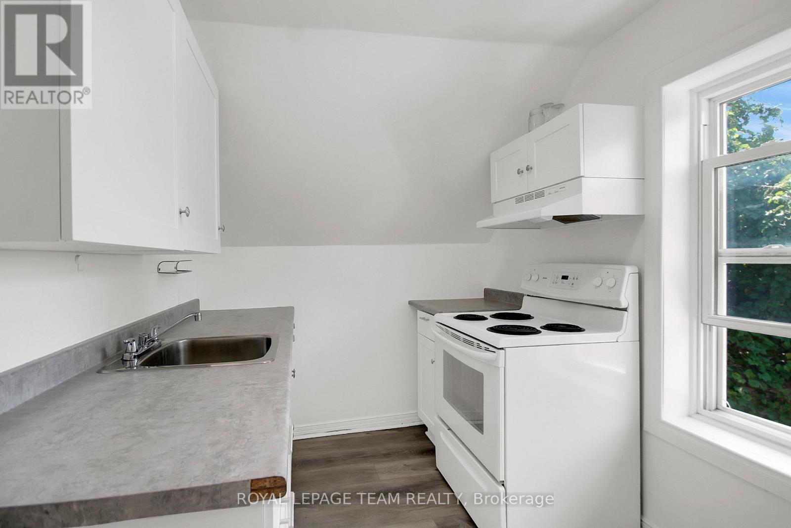 2 Bed, 1 Bath Multi-Family for Rent in Ottawa – 5 – 4 ECCLES STREET, Ottawa – MLS# X13646446 - Image 23