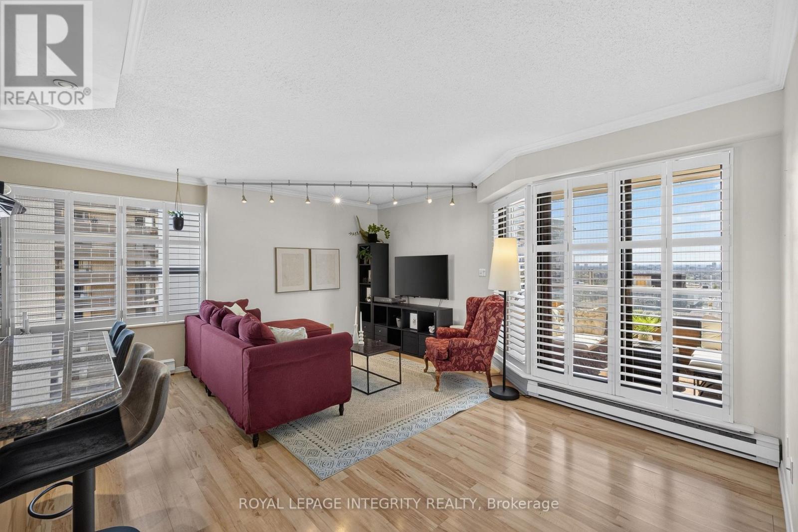 2 Bed, 2 Bath House for Sale in Ottawa – 1606 – 556 LAURIER AVENUE SW, Ottawa – MLS# X13646468 - Image 14