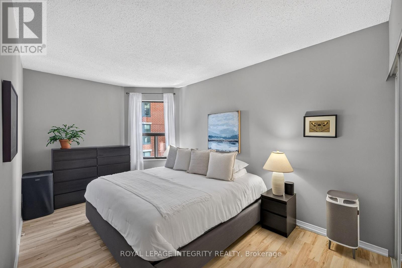 2 Bed, 2 Bath House for Sale in Ottawa – 1606 – 556 LAURIER AVENUE SW, Ottawa – MLS# X13646468 - Image 21