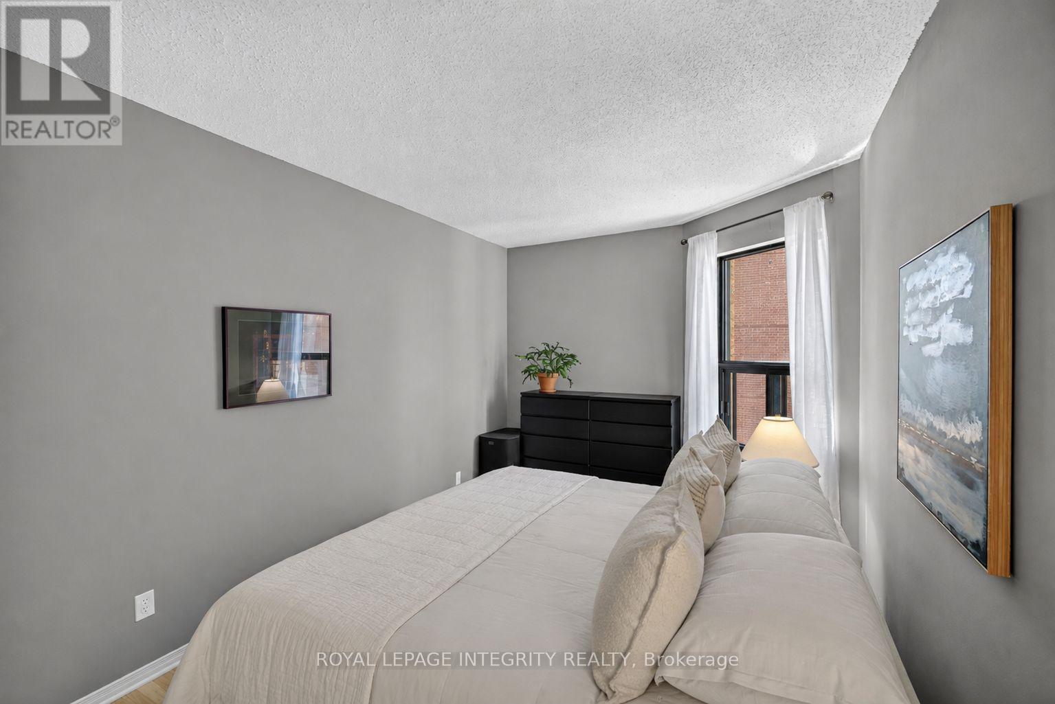 2 Bed, 2 Bath House for Sale in Ottawa – 1606 – 556 LAURIER AVENUE SW, Ottawa – MLS# X13646468 - Image 22