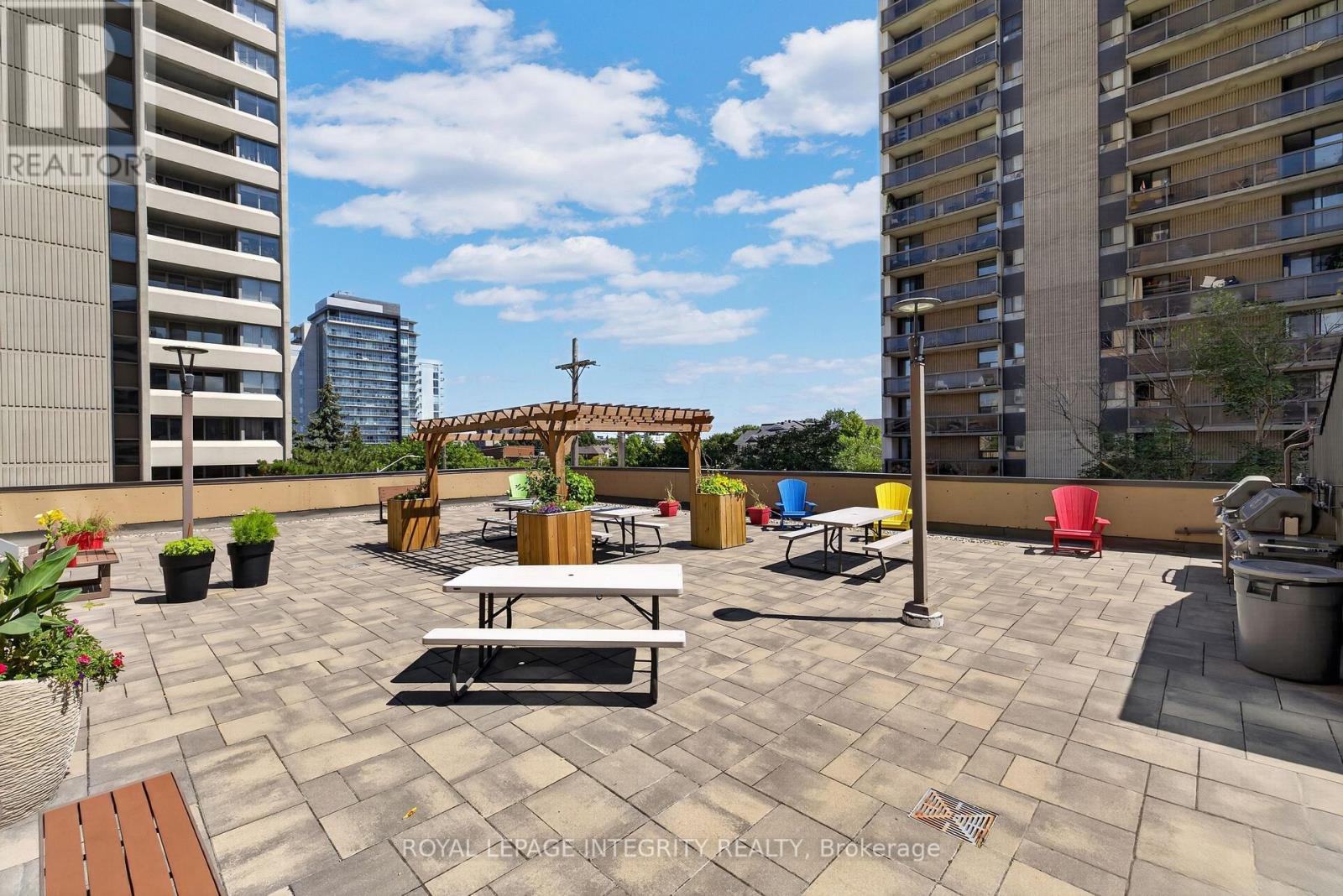 2 Bed, 2 Bath House for Sale in Ottawa – 1606 – 556 LAURIER AVENUE SW, Ottawa – MLS# X13646468 - Image 32