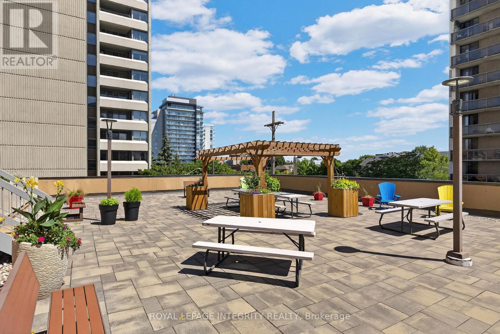 2 Bed, 2 Bath House for Sale in Ottawa – 1606 – 556 LAURIER AVENUE SW, Ottawa – MLS# X13646468 - Image 33