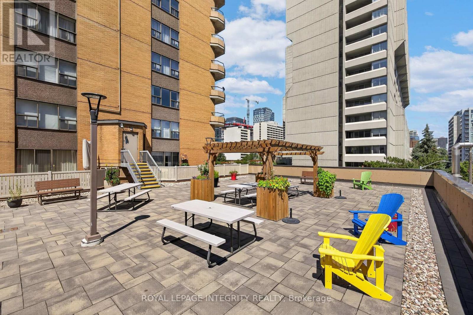 2 Bed, 2 Bath House for Sale in Ottawa – 1606 – 556 LAURIER AVENUE SW, Ottawa – MLS# X13646468 - Image 35