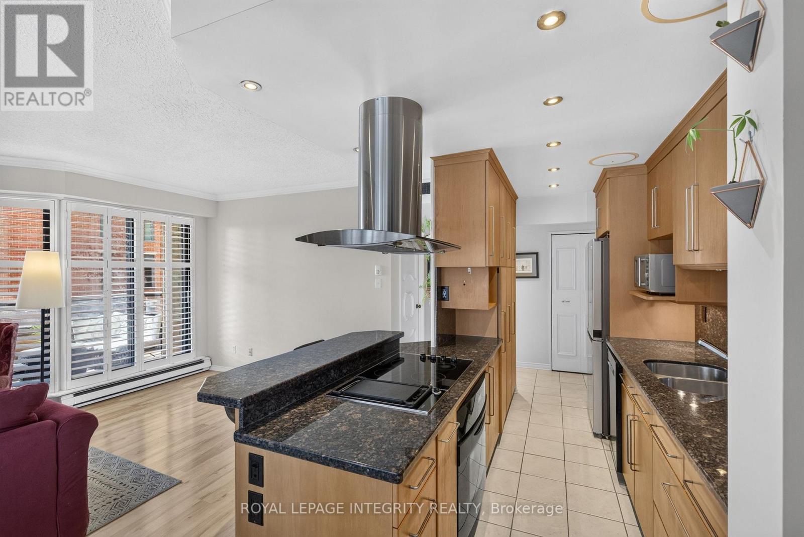 2 Bed, 2 Bath House for Sale in Ottawa – 1606 – 556 LAURIER AVENUE SW, Ottawa – MLS# X13646468 - Image 6