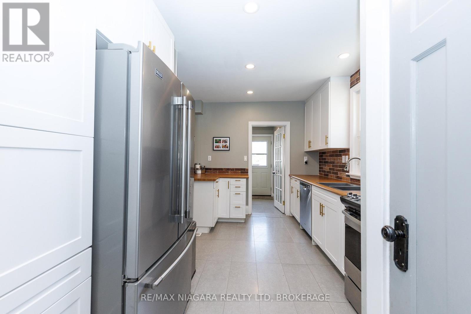 168 STEELE STREET - Image 22