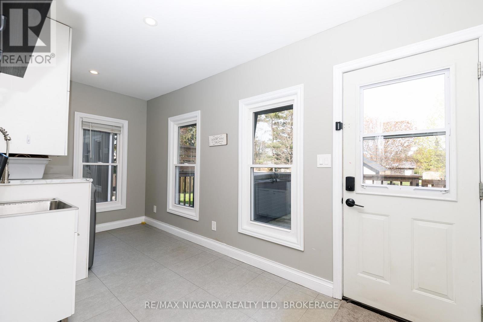 168 STEELE STREET - 24