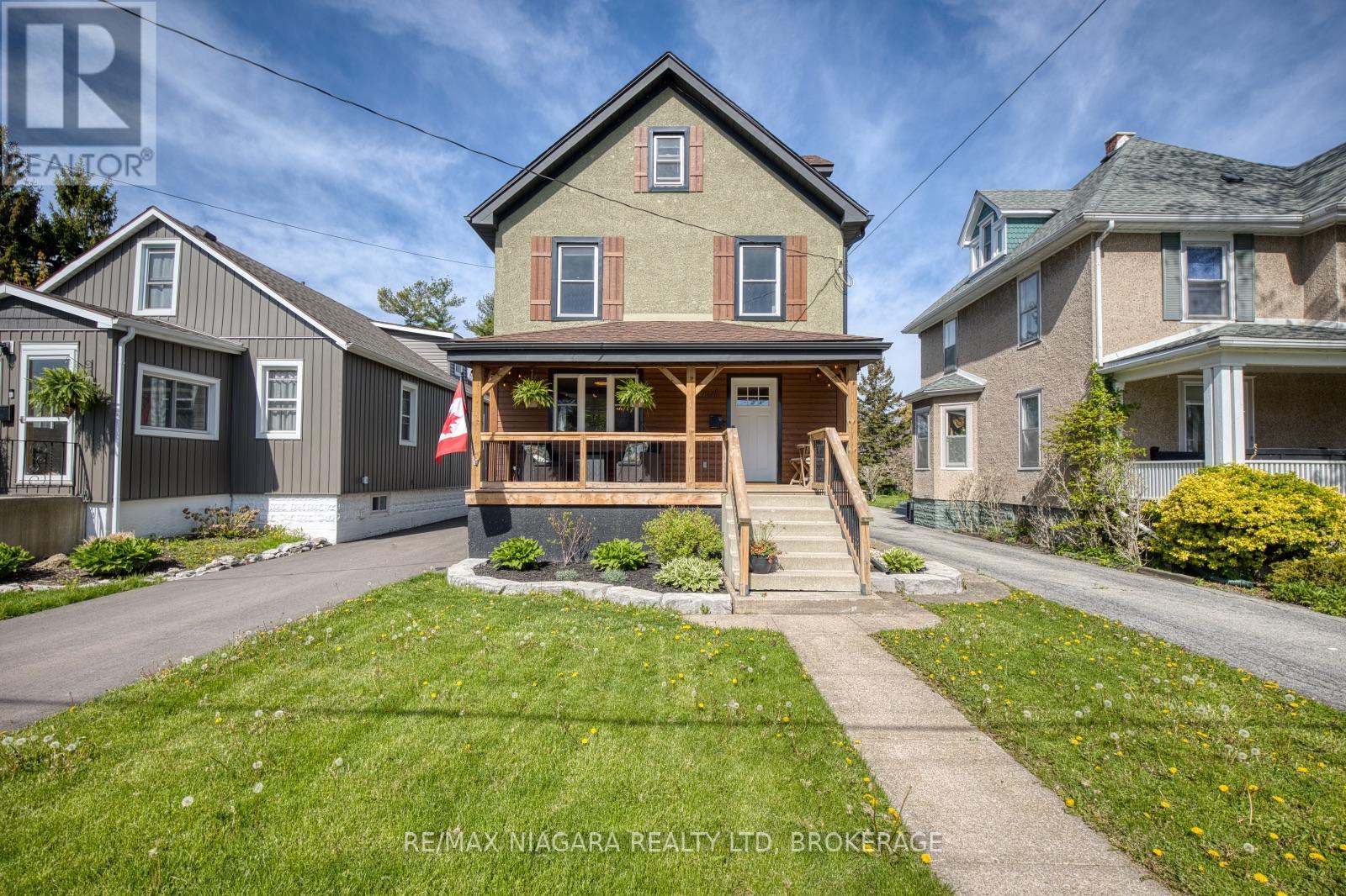 168 STEELE STREET - 3