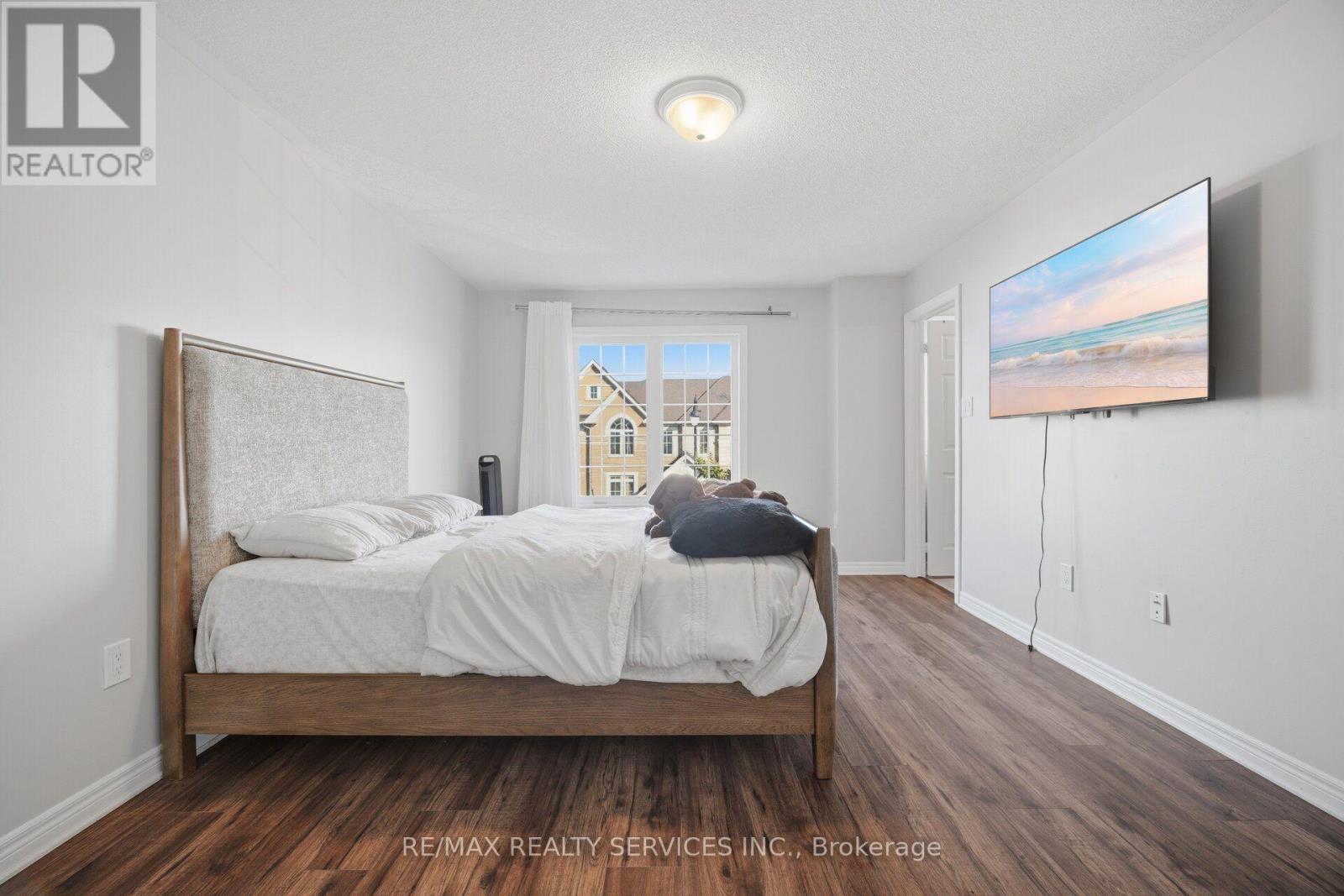 72 ROCKMAN CRESCENT - 25