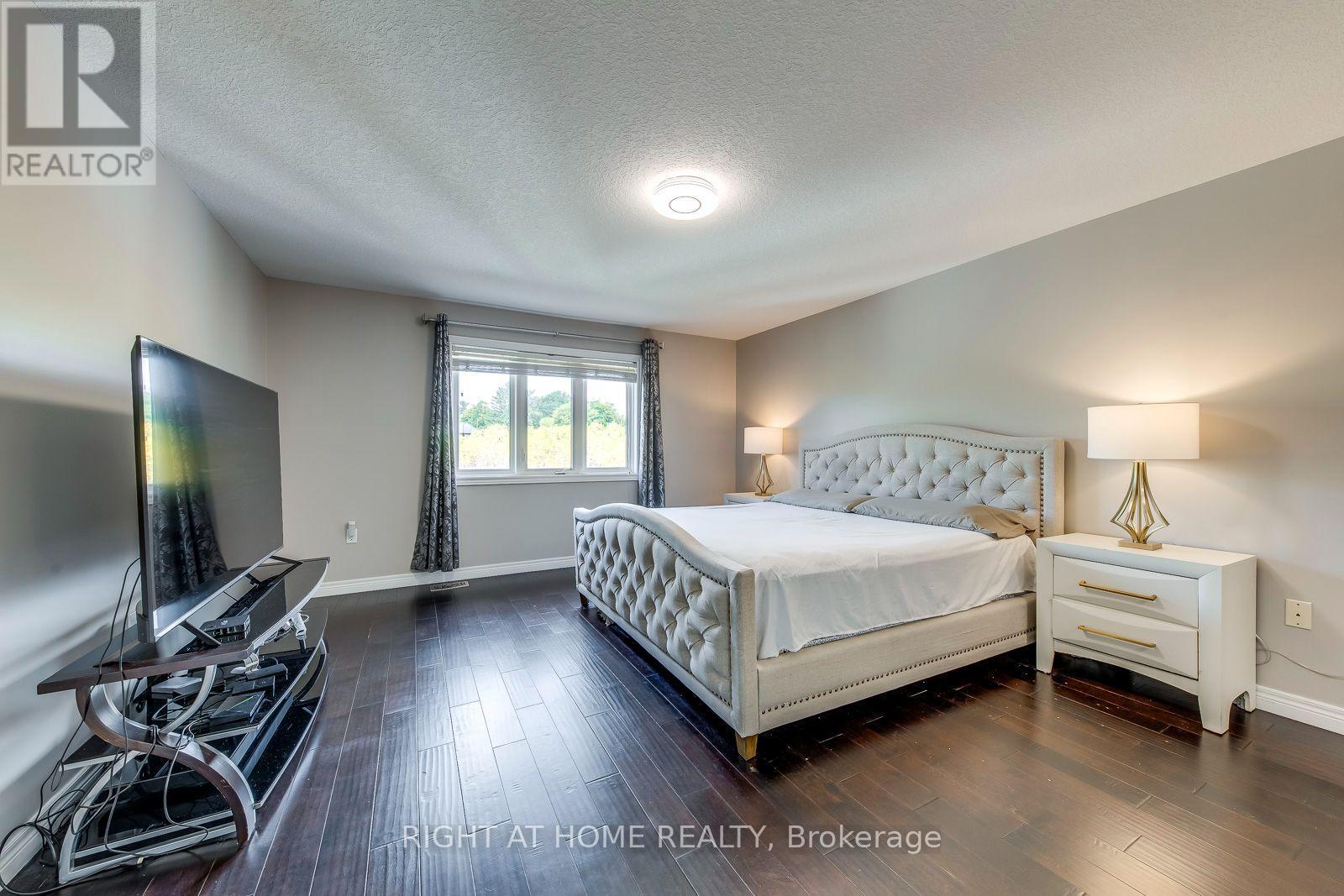 38 ASSISI STREET - 24