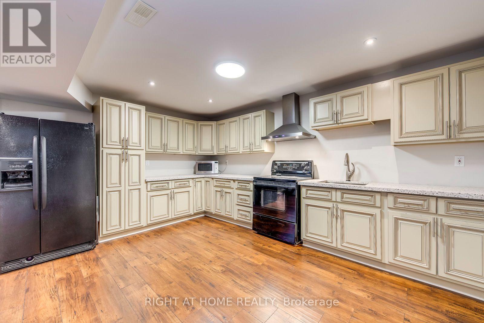 38 ASSISI STREET - 38