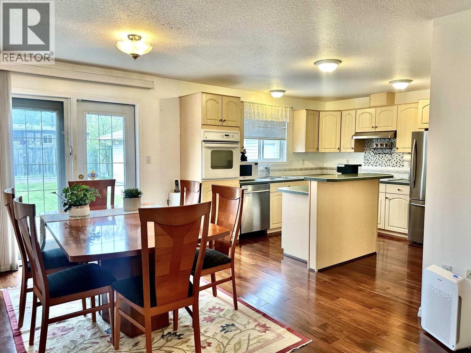 205 DOGWOOD STREET - Image 4